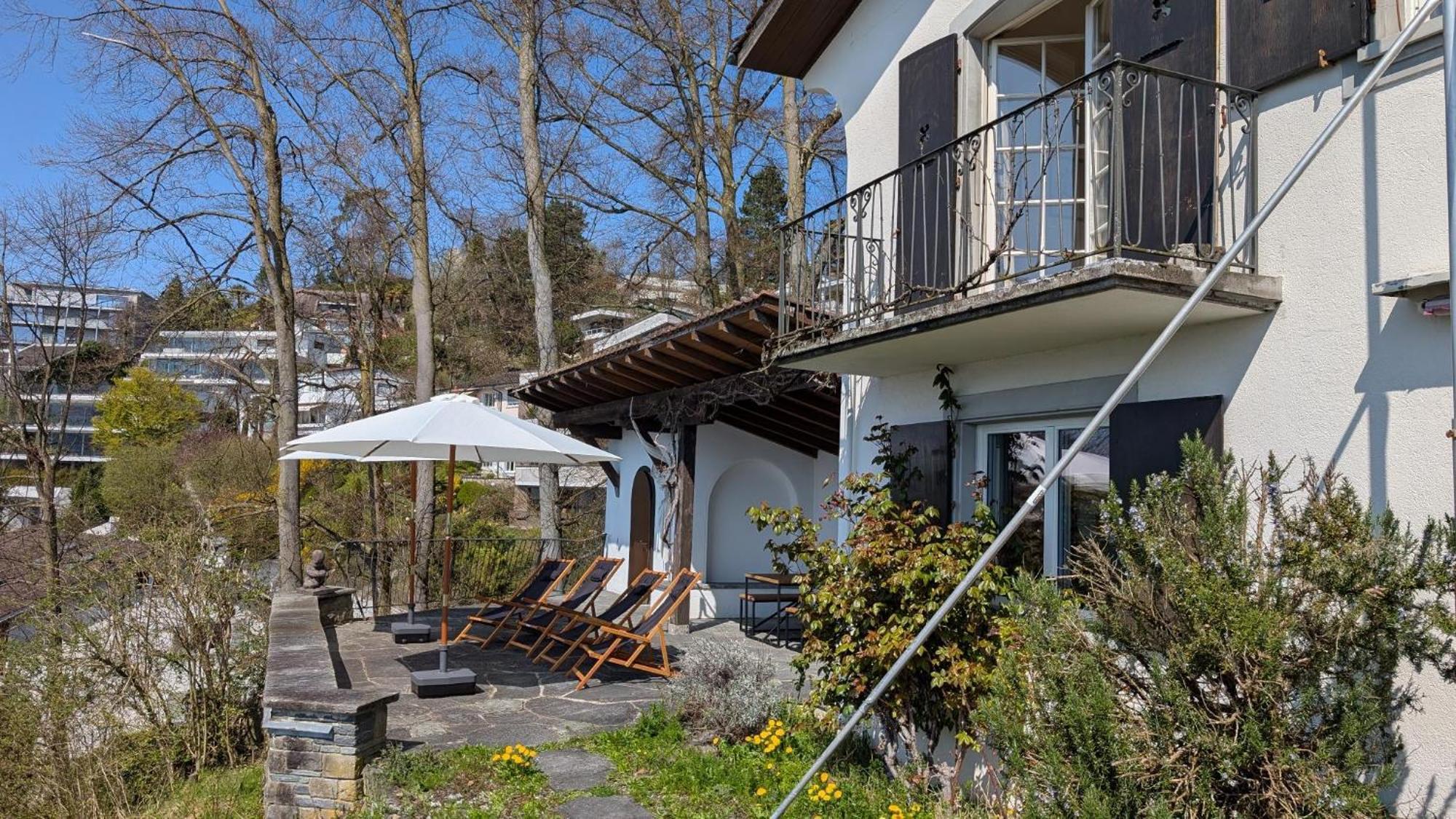 Charming House With A View *